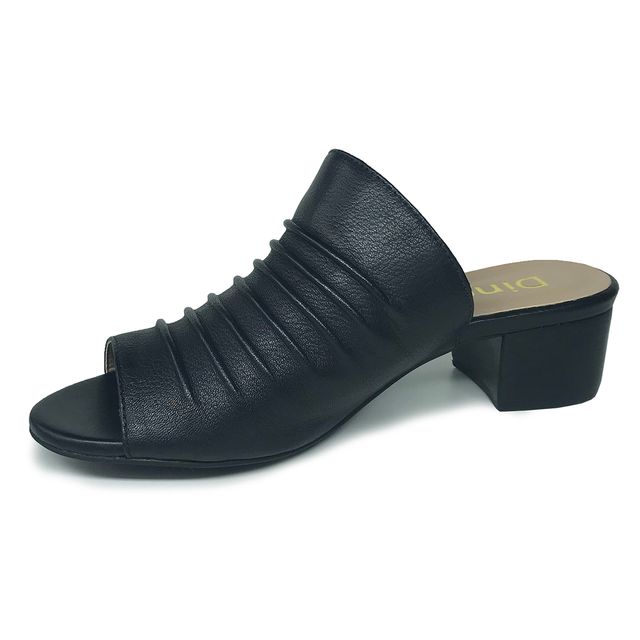 tamanco de couro salto baixo