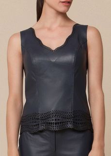Blusa Estilo Regata com Laser na Barra - Liziane Richter Couros