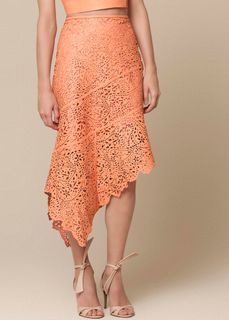 Saia Assimétrica com Laser Floral e Renda - Liziane Richter Couros