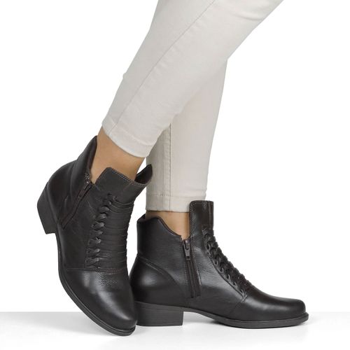 Bota Salto Baixo com Detalhe Tressê Italeoni | Melania Benett