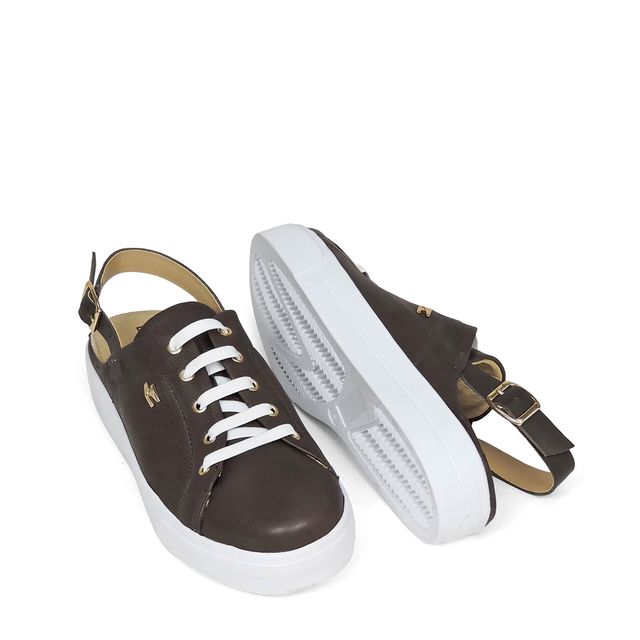 tenis slip on aberto atras